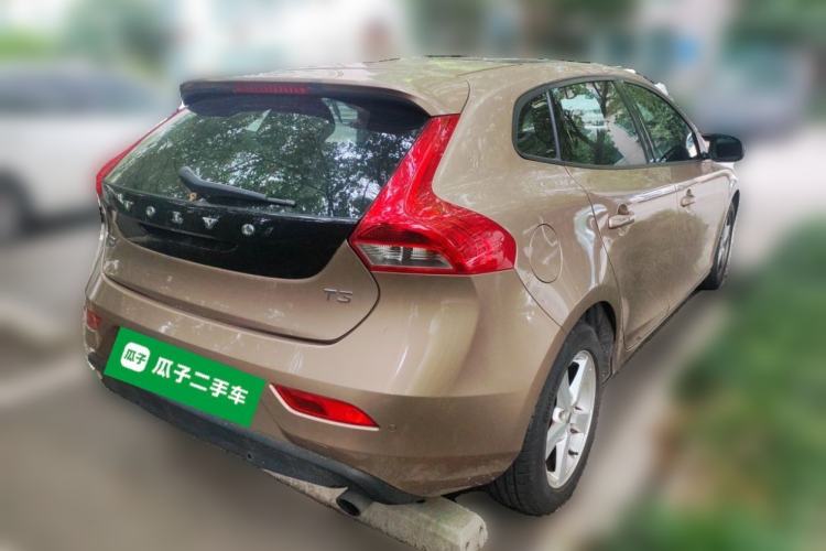 Used Volvo V40 2017 T3 Smart Edition Rear Right 45 Deg