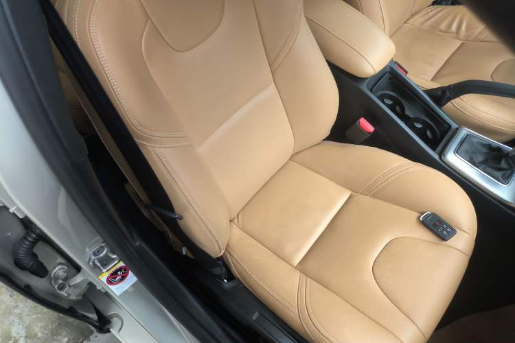 Used Volvo V40 2017 T3 Zhiya Edition Right Front Seat