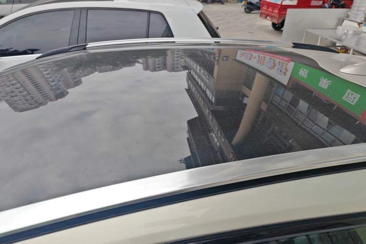 Used Volvo V40 2017 Cross Country T3 Zhiya Edition Roof