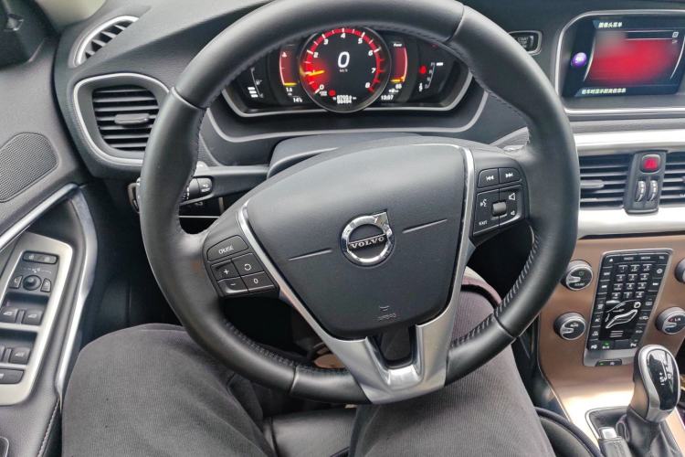 Used Volvo V40 2017 Cross Country T3 Zhiya Edition Steering Wheel