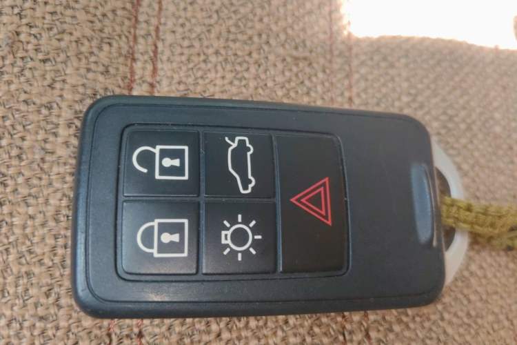 Used Volvo V40 2017 Cross Country T3 Zhiya Edition Vehicle Key