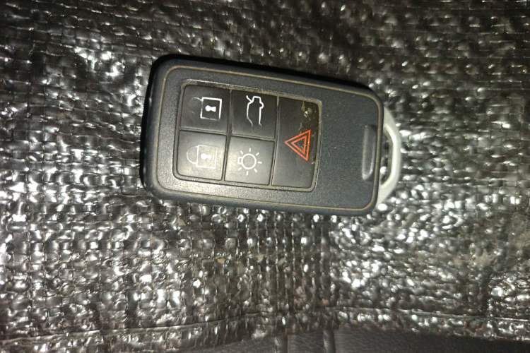 Used Volvo V40 2017 T3 Zhiyi Edition Vehicle Key