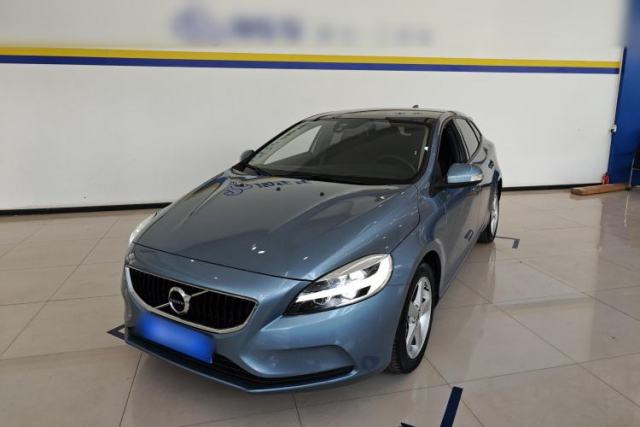 Used Volvo V40 2018 T3 Smart Edition