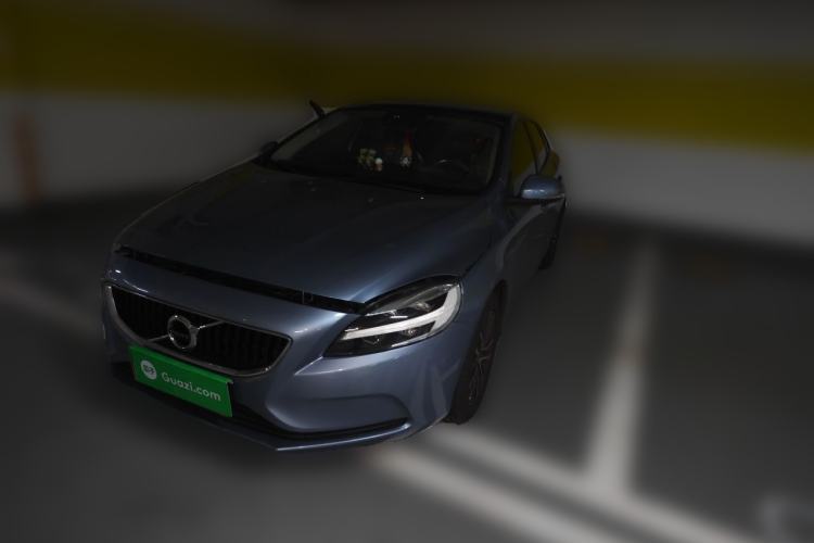 Used Volvo V40 2018 T3 Zhiyi Edition Guazi used car, China used car export, Used car for sale, Used  cars, Cheapest cars for sale