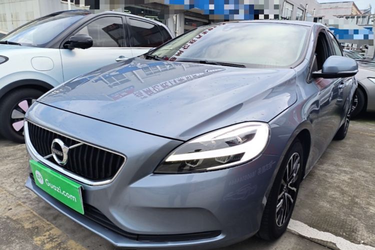Used Volvo V40 2018 T3 Zhiyi Edition Guazi used car, China used car export, Used car for sale, Used  cars, Cheapest cars for sale