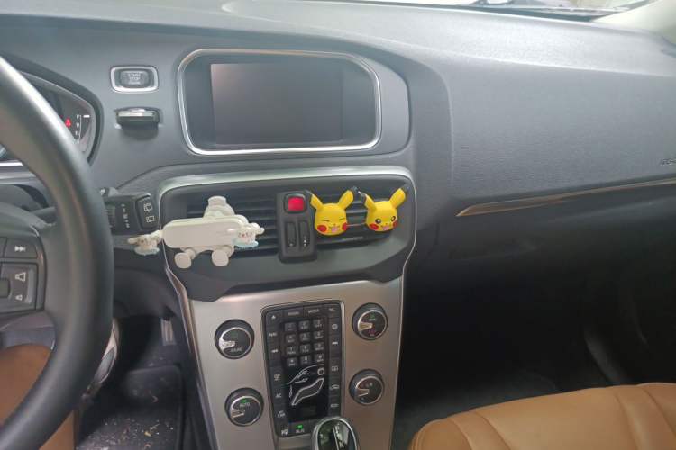 Used Volvo V40 2018 T3 Zhiya Edition Audio And AC Panel