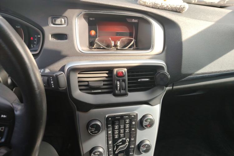 Used Volvo V40 2018 T3 Zhiya Edition Audio And AC Panel