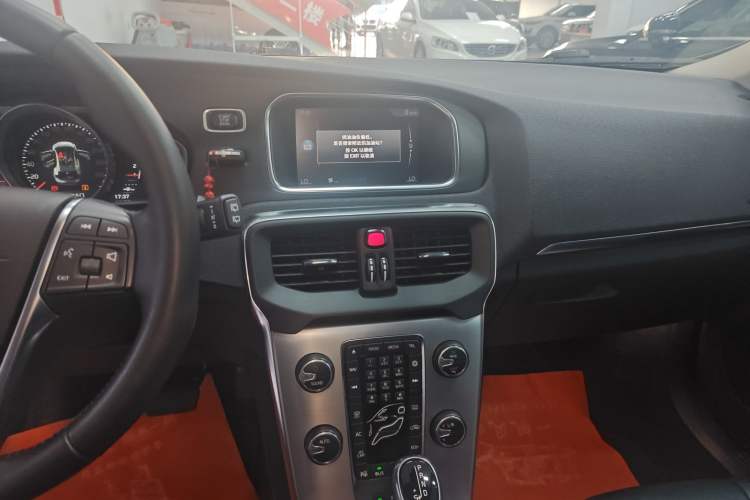 Used Volvo V40 2018 T3 Zhiya Edition Audio And AC Panel