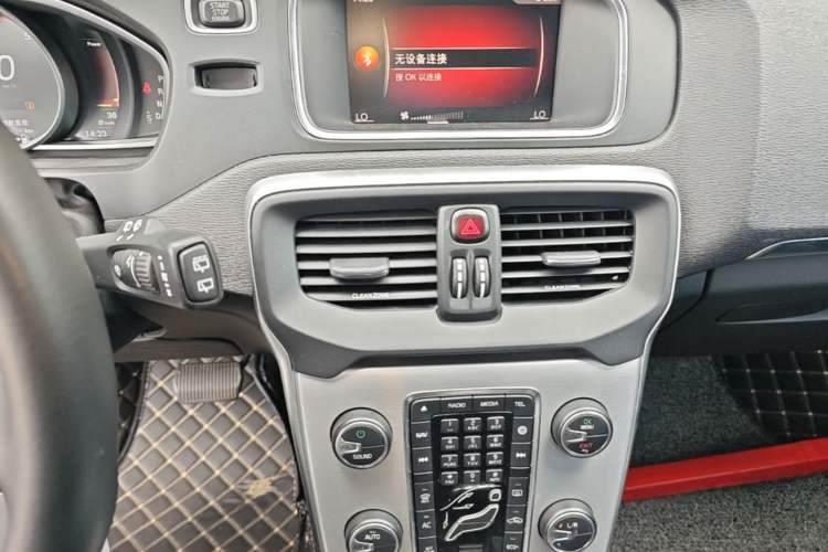 Used Volvo V40 2018 T3 Zhiya Edition Audio And AC Panel
