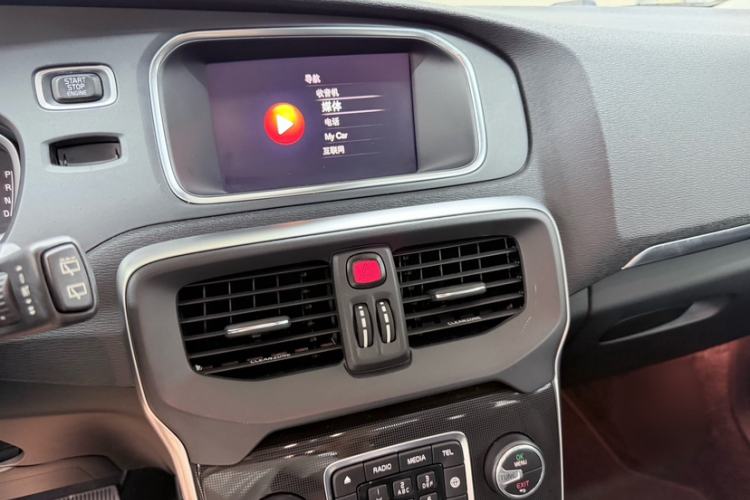 Used Volvo V40 2018 T3 Zhiyi Edition Audio And AC Panel