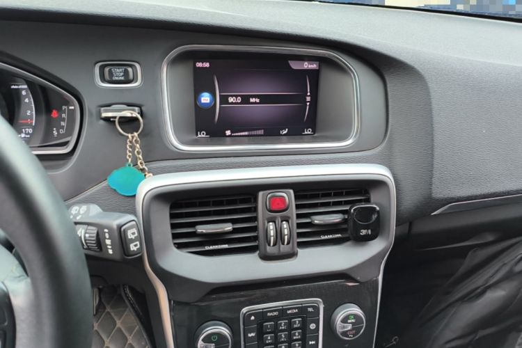 Used Volvo V40 2018 T3 Zhiyi Edition Audio And AC Panel
