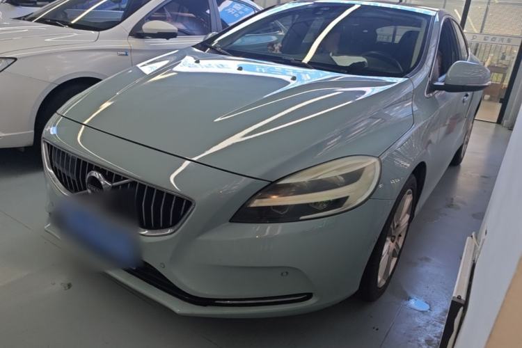 Used Volvo V40 2018 T3 Zhiya Edition Guazi used car, China used car export, Used car for sale, Used cars, Cheapest cars for sale