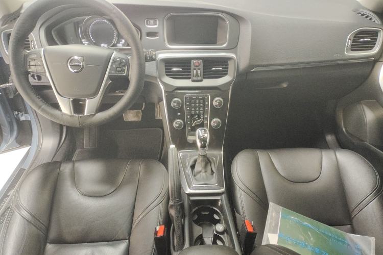 Used Volvo V40 2018 T3 Zhiyi Edition Center Console