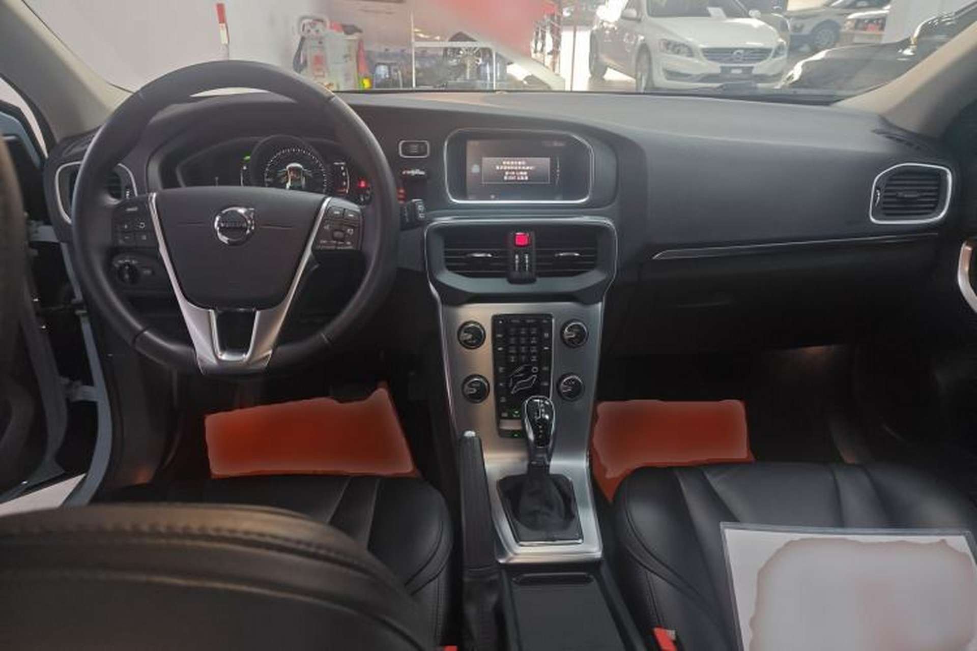 Used Volvo V40 2018 T3 Zhiya Edition Center Console