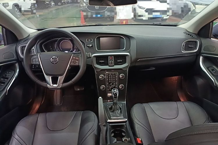 Used Volvo V40 2018 T3 Zhiyi Edition Center Console