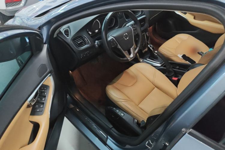 Used Volvo V40 2018 T3 Zhiyi Edition Driver Seat