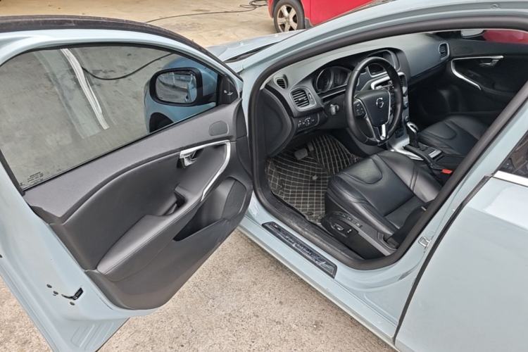 Used Volvo V40 2018 T3 Zhiya Edition Driver Seat