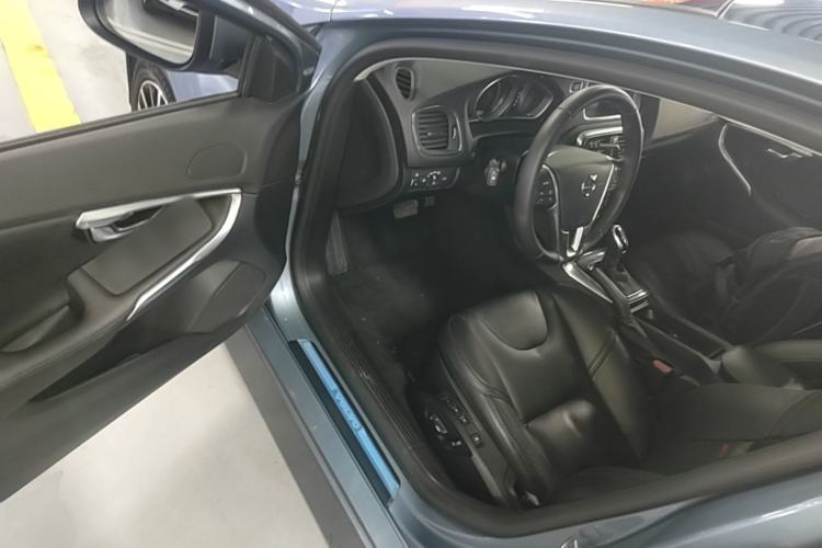 Used Volvo V40 2018 T3 Zhiyi Edition Driver Seat