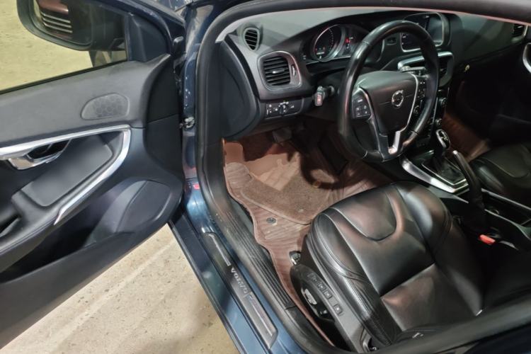 Used Volvo V40 2018 T3 Zhiyi Edition Driver Seat