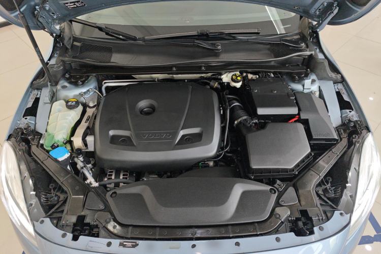 Used Volvo V40 2018 T3 Smart Edition Engine Bay