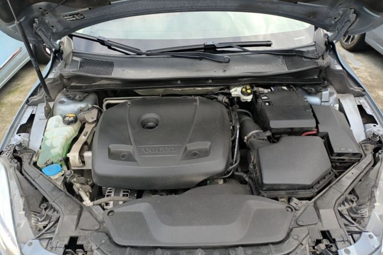 Used Volvo V40 2018 T3 Zhiyi Edition Engine Bay