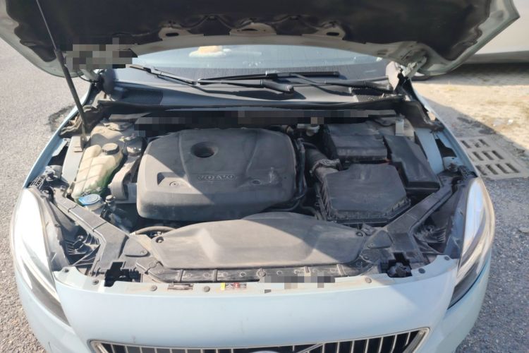 Used Volvo V40 2018 T3 Zhiya Edition Engine Bay