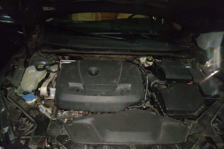 Used Volvo V40 2018 T3 Zhiya Edition Engine Bay