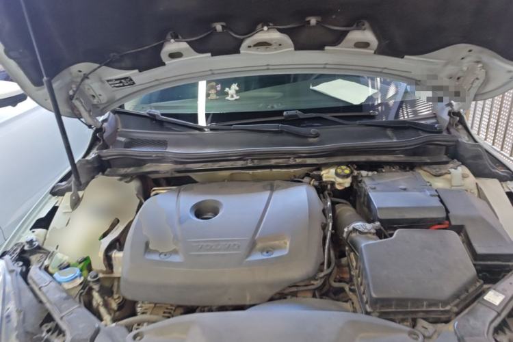 Used Volvo V40 2018 T3 Zhiya Edition Engine Bay