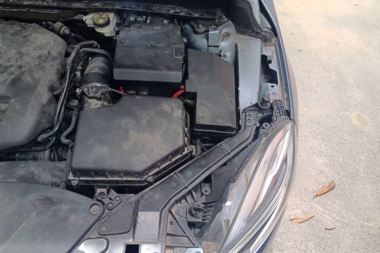 Used Volvo V40 2018 T3 Zhiya Edition Engine Bay Left