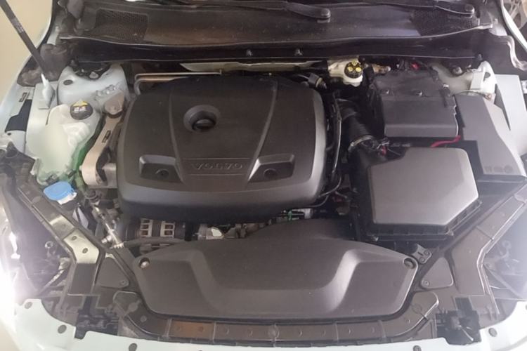 Used Volvo V40 2018 T3 Zhiya Edition Engine Bay