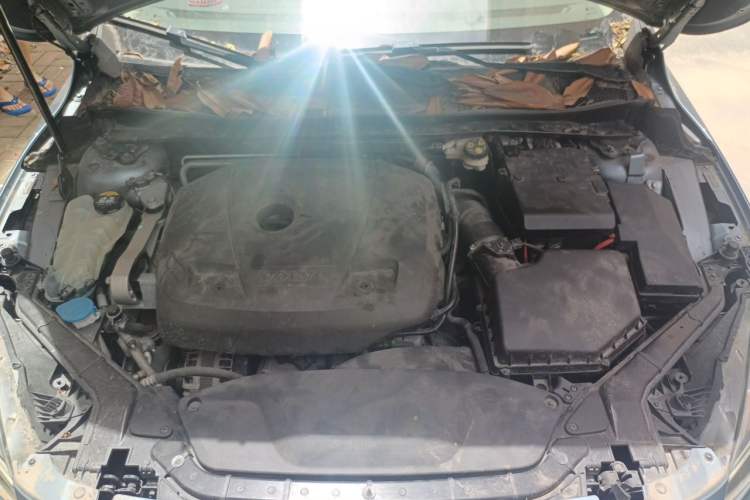 Used Volvo V40 2018 T3 Zhiya Edition Engine Bay