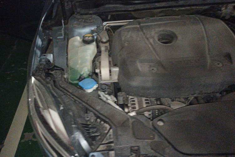Used Volvo V40 2018 T3 Zhiya Edition Engine Bay Right