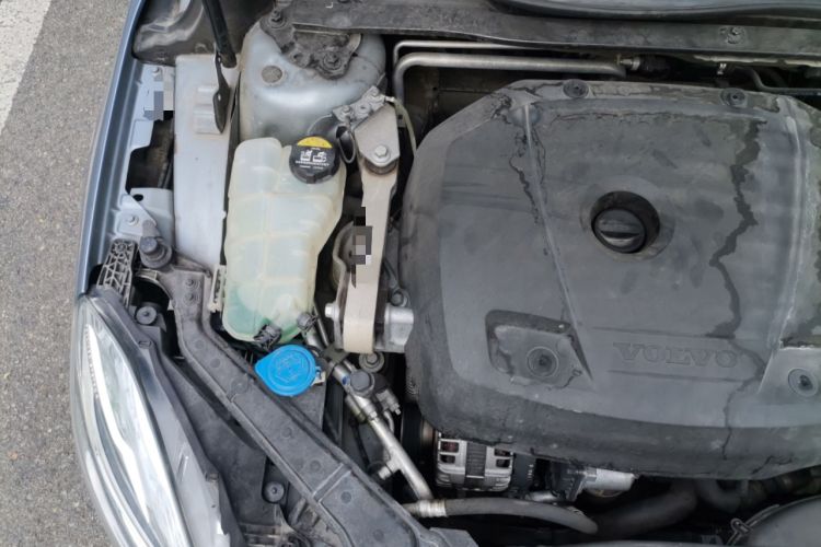Used Volvo V40 2018 T3 Zhiyi Edition Engine Bay Right