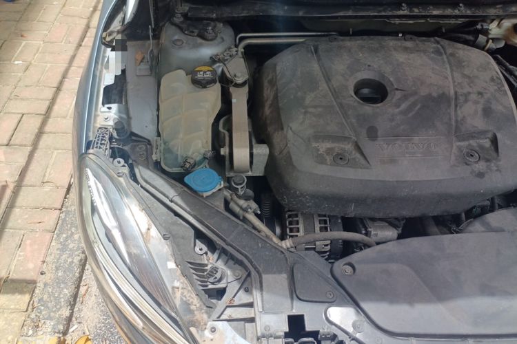 Used Volvo V40 2018 T3 Zhiya Edition Engine Bay Right
