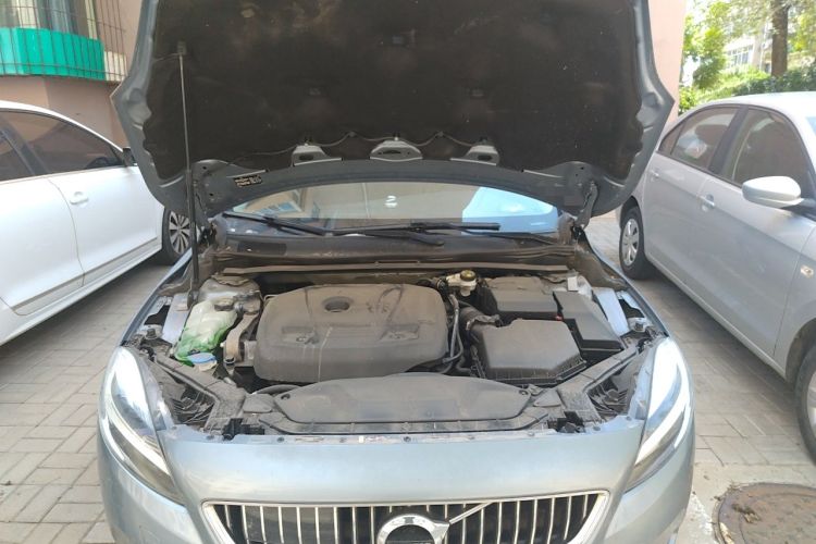 Used Volvo V40 2018 T3 Zhiya Edition Engine Bay