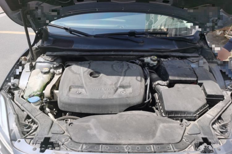 Used Volvo V40 2018 T3 Zhiyi Edition Engine Bay
