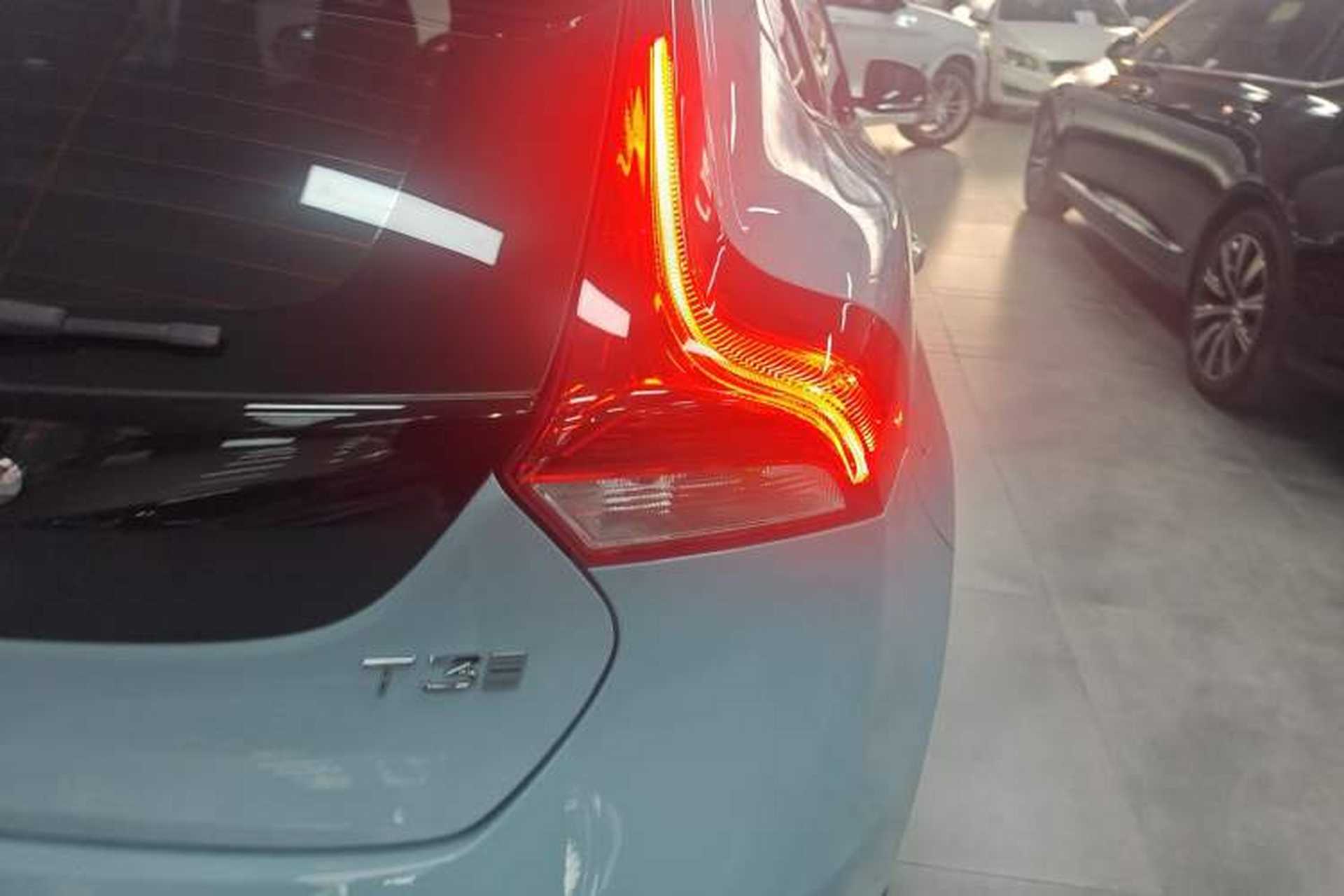 Used Volvo V40 2018 T3 Zhiya Edition Exterior 3
