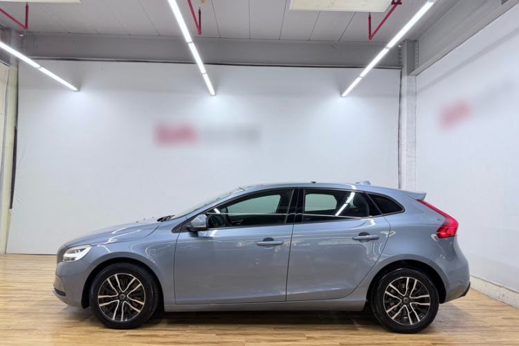 Used Volvo V40 2018 T3 Zhiyi Edition Exterior 4