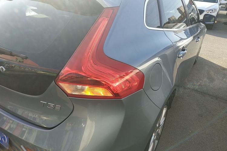 Used Volvo V40 2018 T3 Zhiya Edition Exterior 6