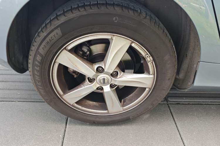 Used Volvo V40 2018 T3 Smart Edition Exterior 8