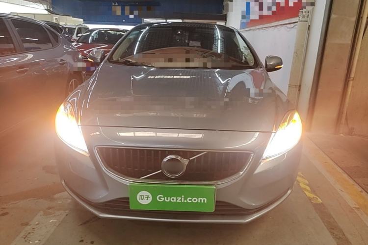 Used Volvo V40 2018 T3 Zhiyi Edition Front