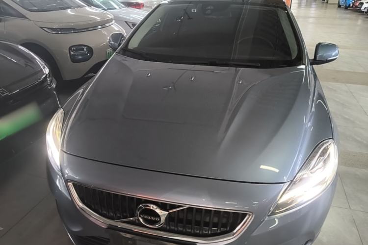 Used Volvo V40 2018 T3 Zhiyi Edition Front