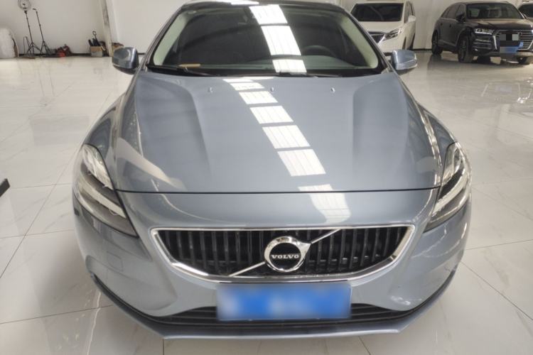Used Volvo V40 2018 T3 Zhiyi Edition Front
