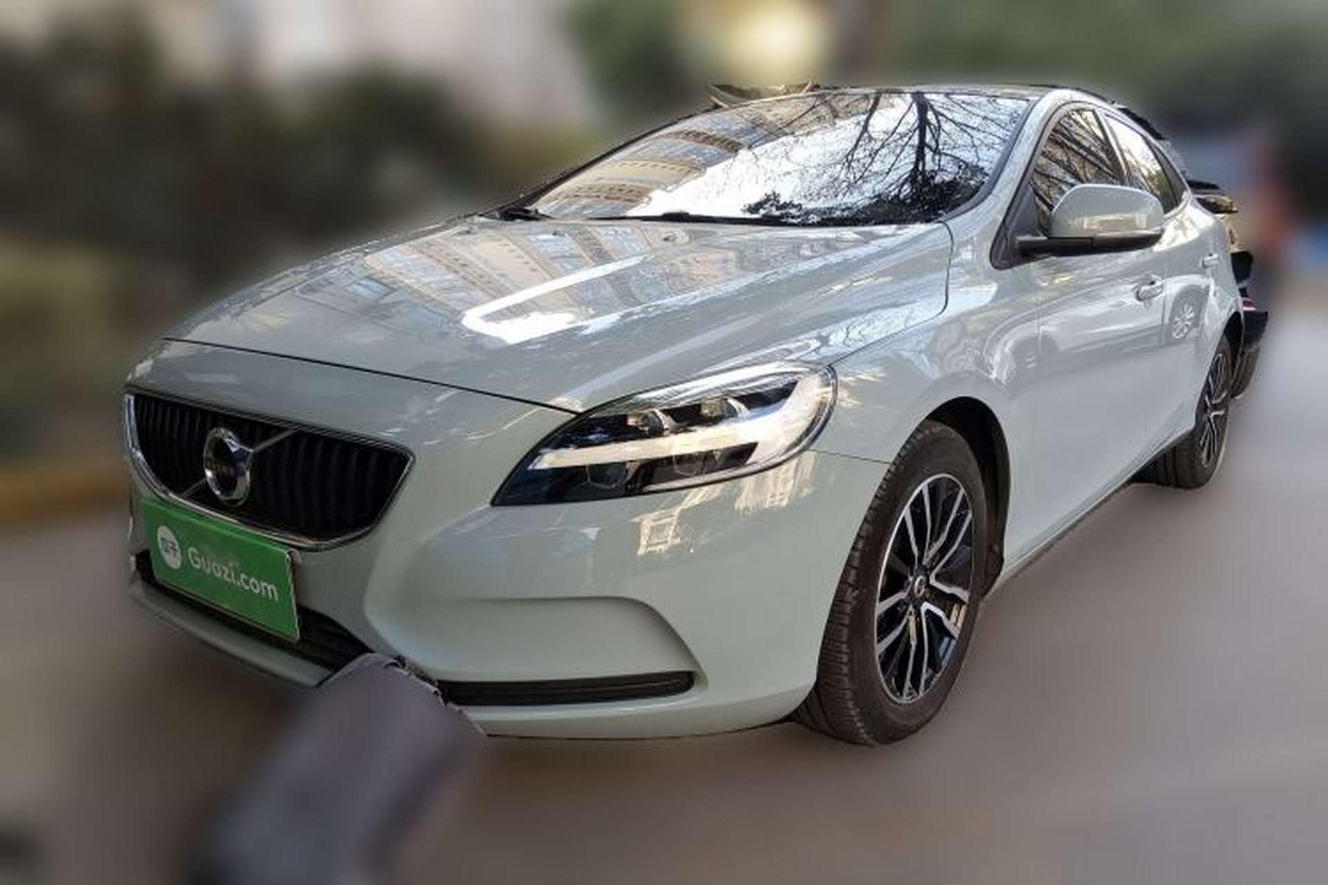 Used Volvo V40 2018 T3 Zhiyi Edition Front Left 45 Deg