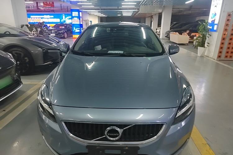 Used Volvo V40 2018 T3 Zhiyi Edition Front