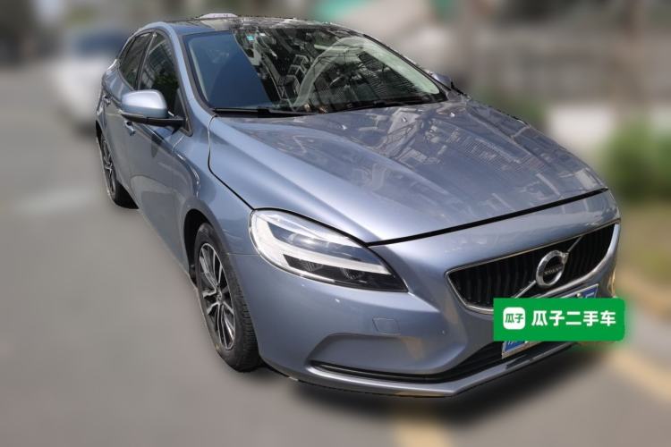 Used Volvo V40 2018 T3 Zhiyi Edition Front Right 45 Deg