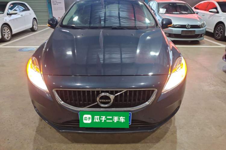 Used Volvo V40 2018 T3 Zhiyi Edition Front