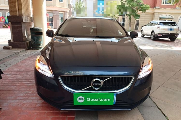 Used Volvo V40 2018 T3 Zhiyi Edition Front