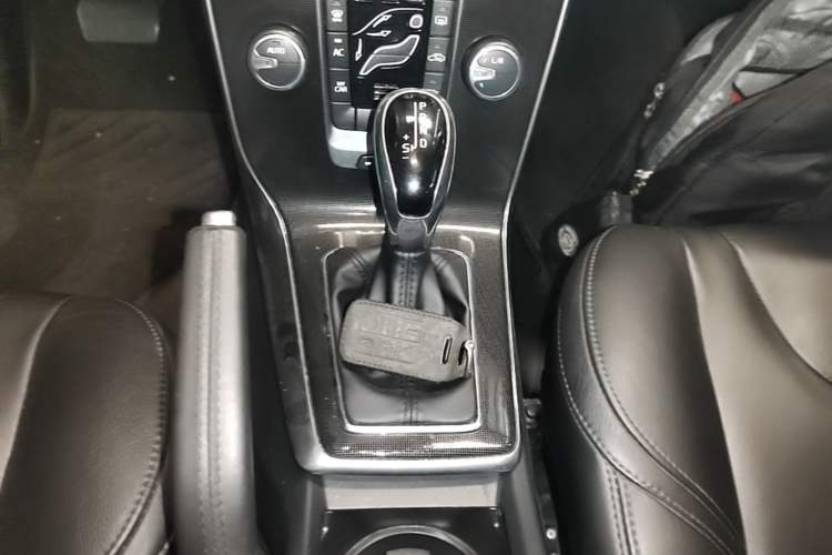 Used Volvo V40 2018 T3 Zhiyi Edition Gear Lever