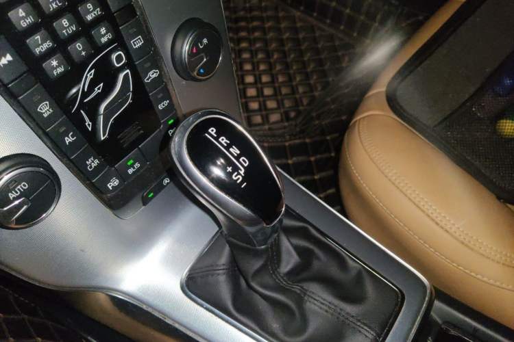 Used Volvo V40 2018 T3 Zhiya Edition Gear Lever